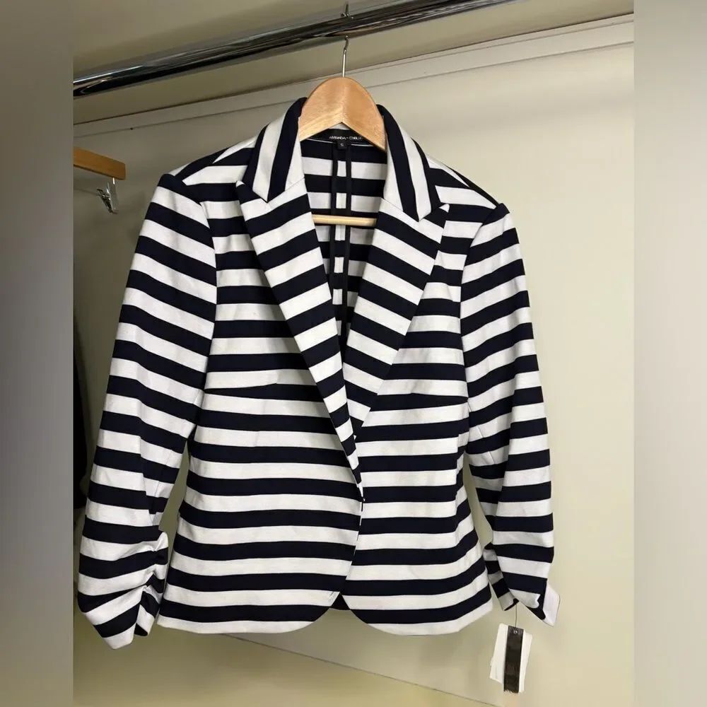 NWT Amanda & Chelsea Blazer size 12